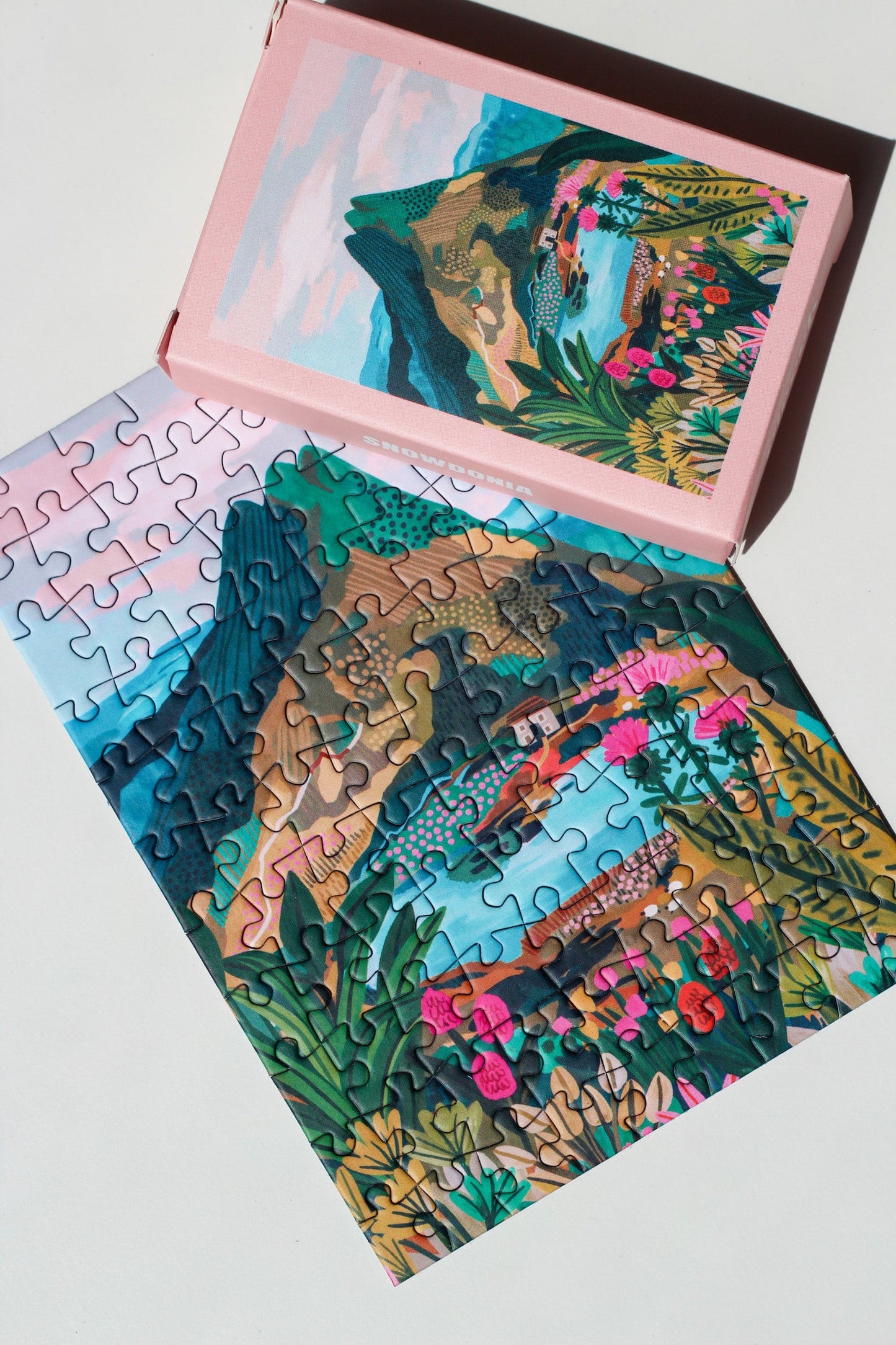 99-teiliges Snowdonia Minipuzzle für Erwachsene, das den Berg Snowdon im Snowdonia Nationalpark in Wales zeigt. 